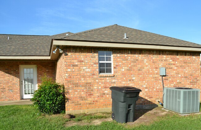 Building Photo - 156 Williams Way