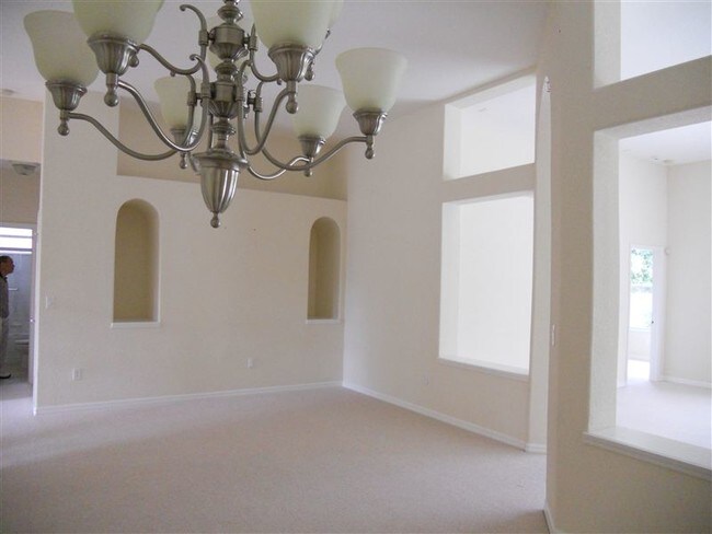 Building Photo - 4 br, 2 bath House - 27403 Silver Thatch D...