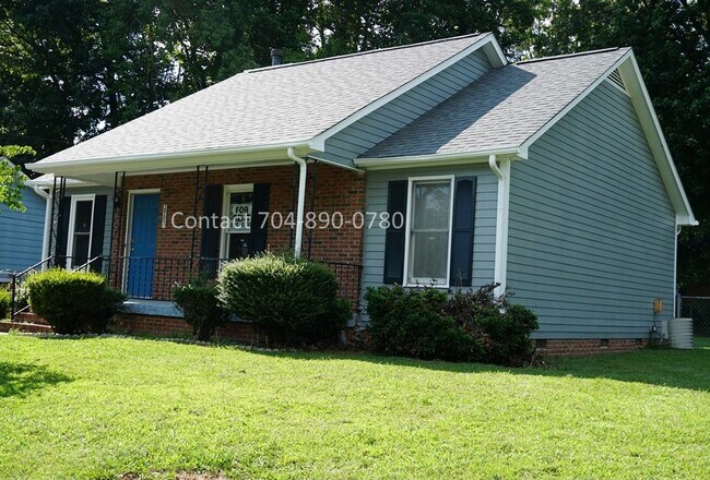 Building Photo - 2907 Patio Plz