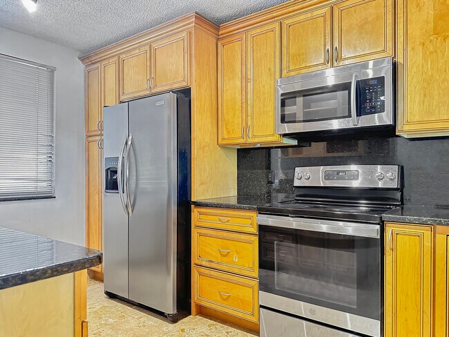 Foto del edificio - 2761 Village Blvd