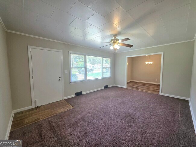 Foto del edificio - 2639 Tredway Dr
