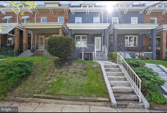 Foto del edificio - 4725 4th St NW