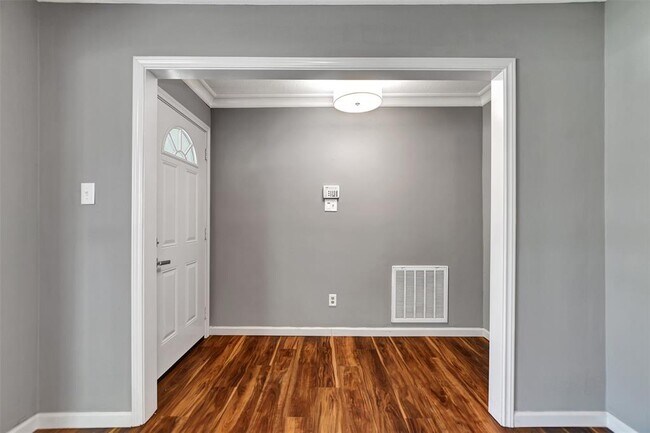 Foto del edificio - 25802 Maplewood Dr