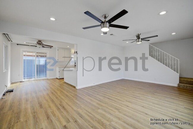 Building Photo - Unit