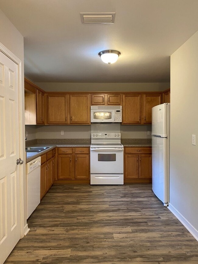 Building Photo - UPCOMING LISTING