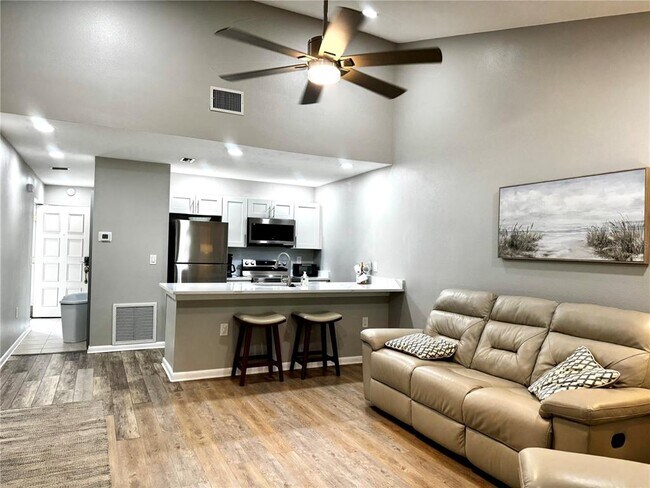 Foto del edificio - 4707 Winslow Beacon