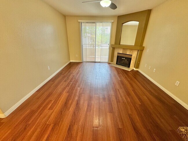 Foto del edificio - SPACIOUS 3 BEDROOM 2 FULL BATH CONDO IN GA...