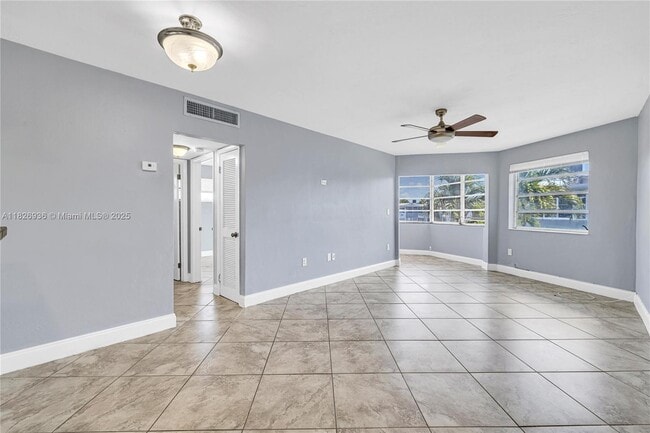 Building Photo - 1715 NE Miami Gardens Dr