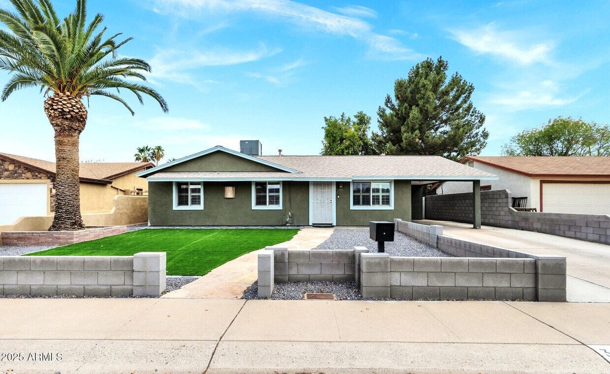 Foto principal - 3825 E Captain Dreyfus Ave