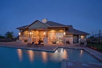 Building Photo - The Landings at Creekside