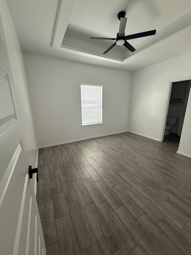 Building Photo - 2909 Basil Dr