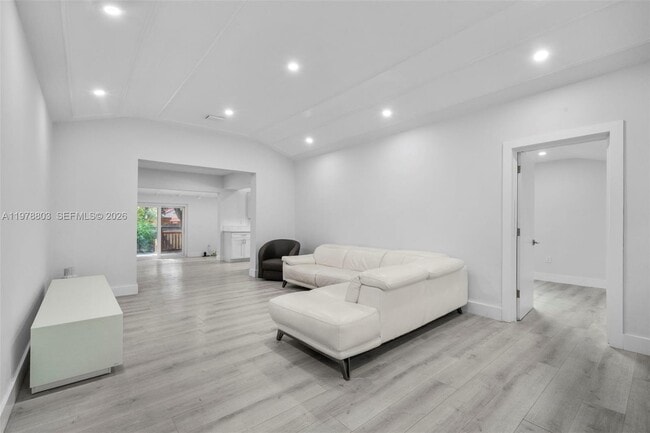 Building Photo - 1262 SW 15th Terrace