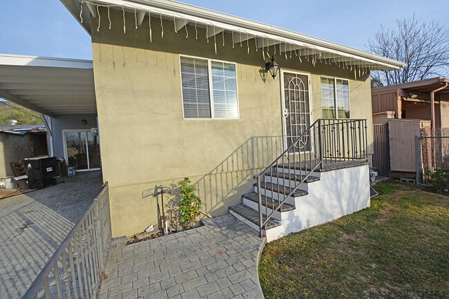 Building Photo - 10540 Redmont Ave