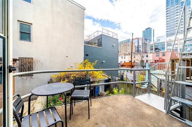 Foto del edificio - 252 Grove St