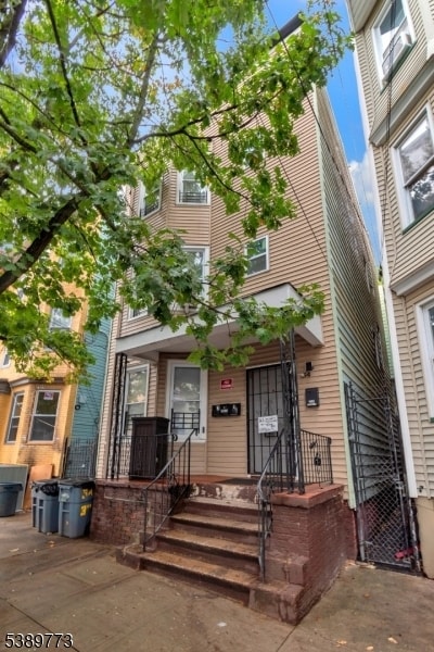 Building Photo - 54 3rd St