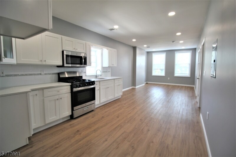 Primary Photo - 25 Belmont Ave