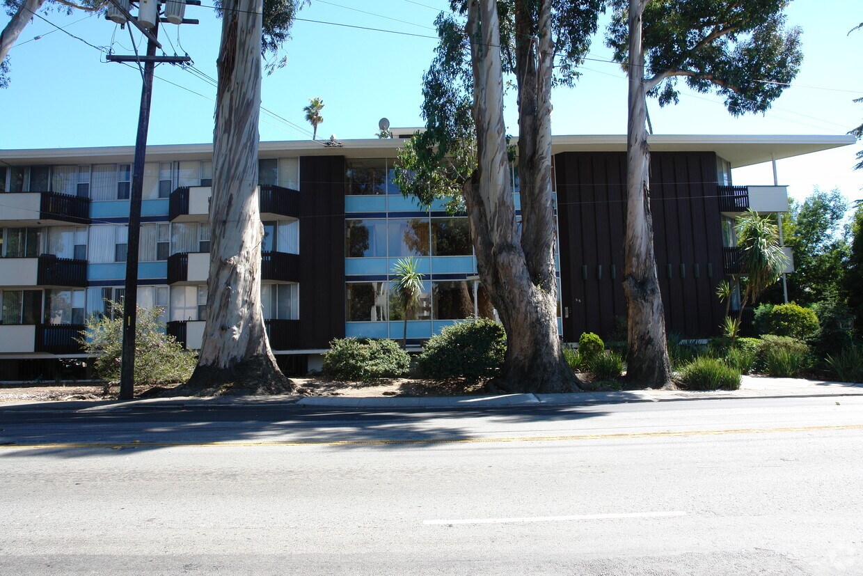 Building Photo - 55 N El Camino Real