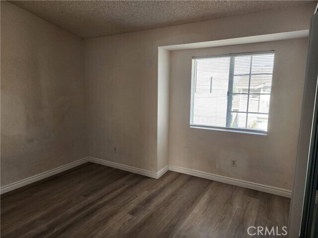 Building Photo - 840 E Cedar St