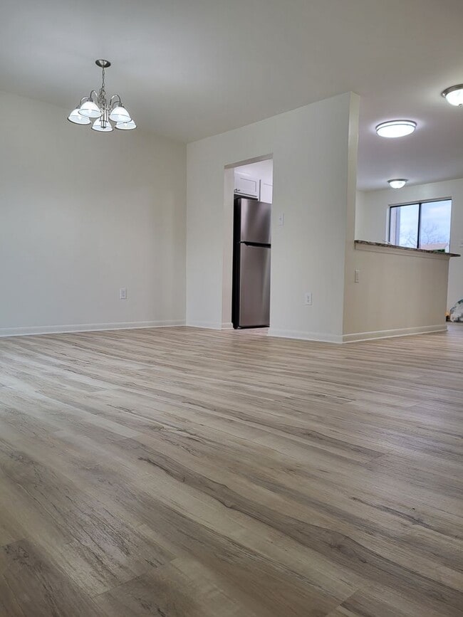 Building Photo - RENOVATED 3 Bedroom Community Treasure!