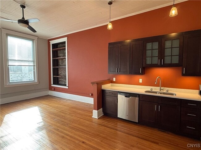 Foto del edificio - 205 E Jefferson St