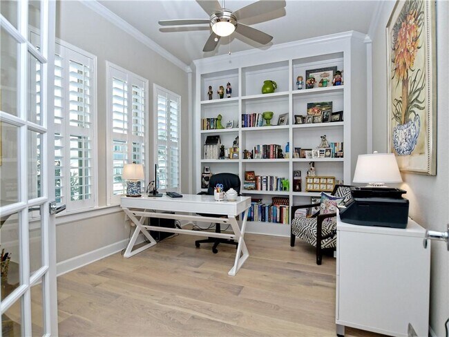 Building Photo - 5820 Harper Park Drive Unit 15