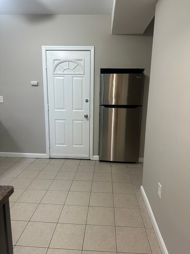 Foto del edificio - 68 Bellevue St