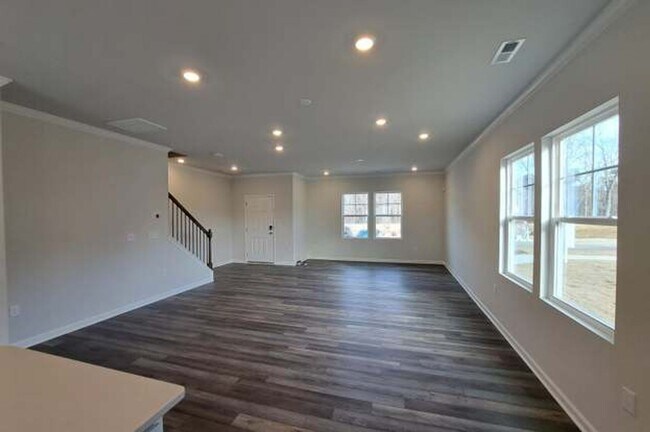Foto del edificio - Half off second month!  3BR/2.5BA | Newly Renovated Townhome End Unit | Private Patio| In Raleigh!