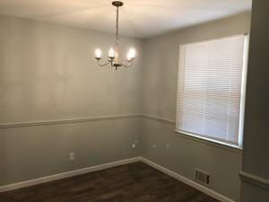 Building Photo - 3013 Pinewood Dr
