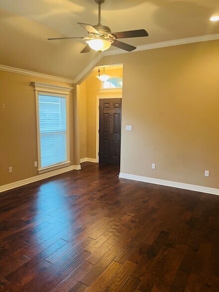 Foto del edificio - 359 Avondale Ln