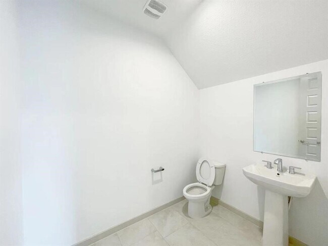 Building Photo - 28303 Hazel Trl