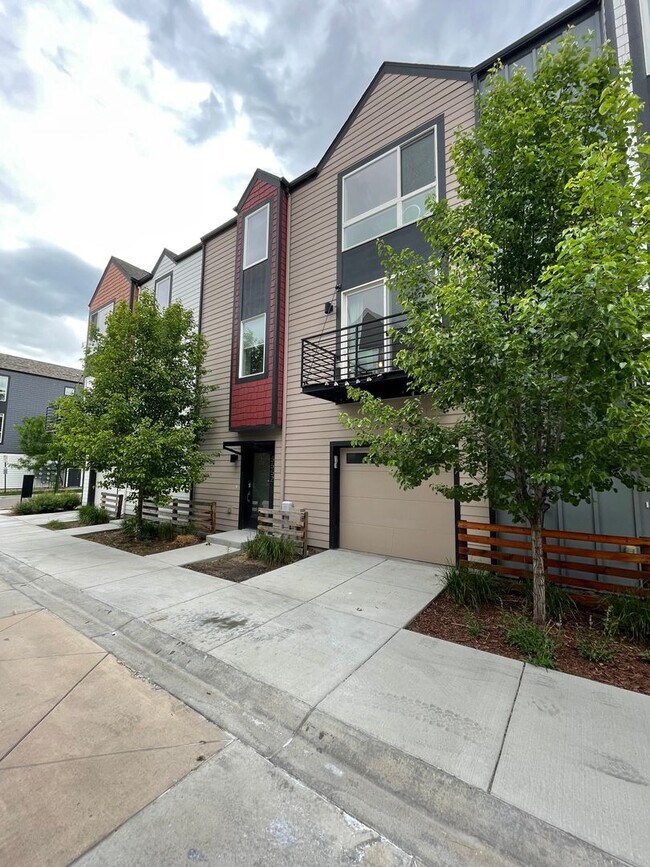 Photo - Lakewood Living Redefined: Stylish Three-Bedroom Townhome in West Line Village!!!