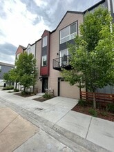 Building Photo - 5552 W 10th Pl