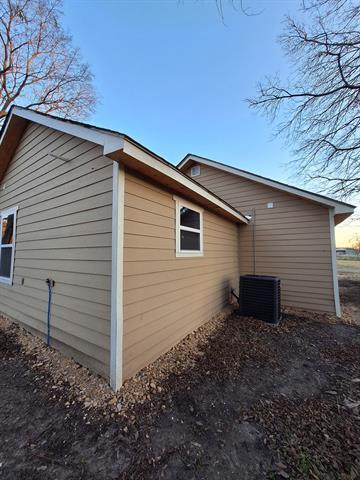 Foto del edificio - 240 W Marshall Ave