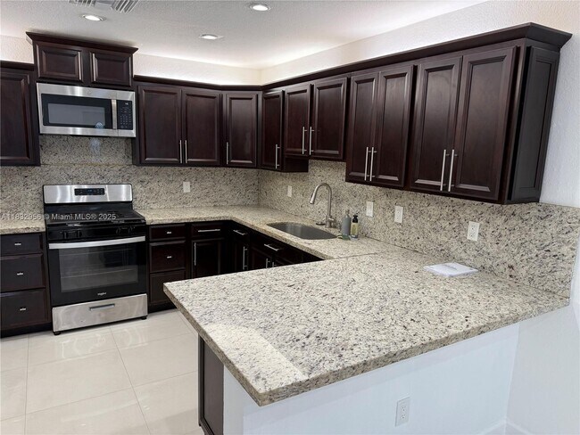 Foto del edificio - 214 NE 108th St