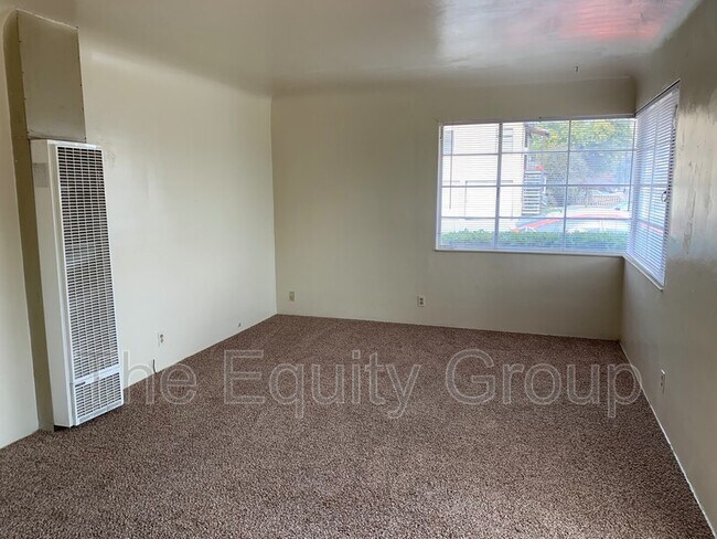 Building Photo - 901 S Court St