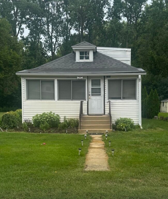 Building Photo - 1304 Lucille Ave