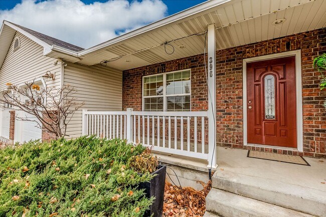 Foto del edificio - 3 Bedroom 2 bath home in Sugar City Idaho 2 stall garage in awesome neighborhood