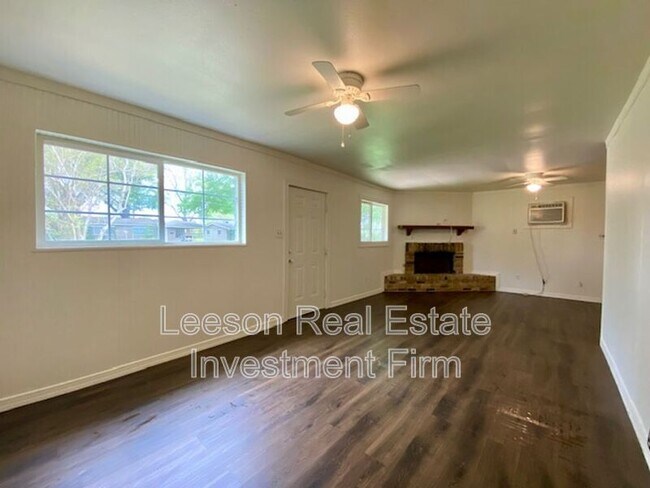 Foto del edificio - 5319 Carnation St