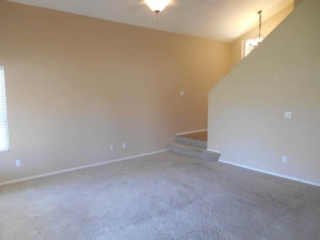 Building Photo - 1116 W Villa Maria Dr
