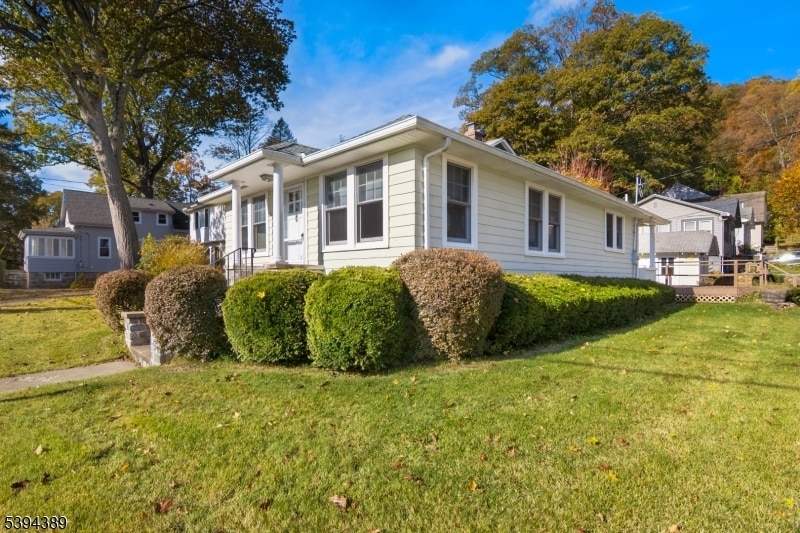 Foto principal - 111 W Shore Rd