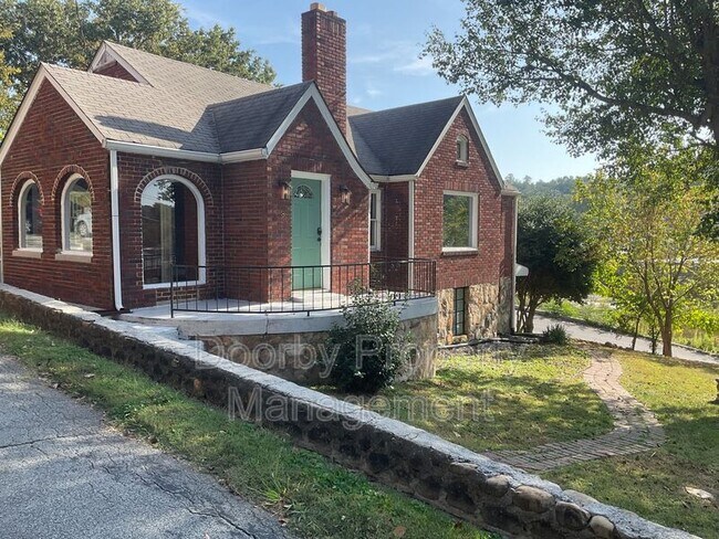 Building Photo - 8 Trenton St