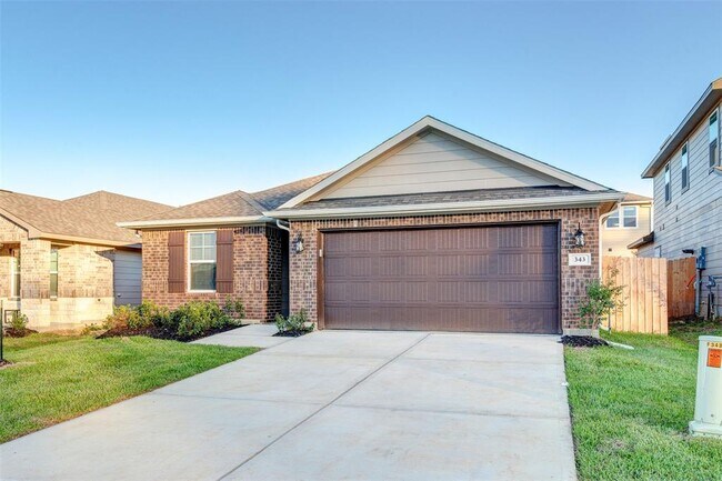Building Photo - 343 Forest Heights Ln