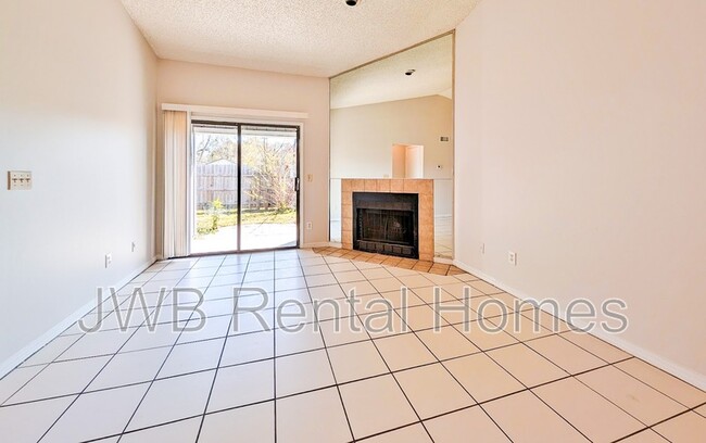 Building Photo - 7607 Indian Lakes Dr