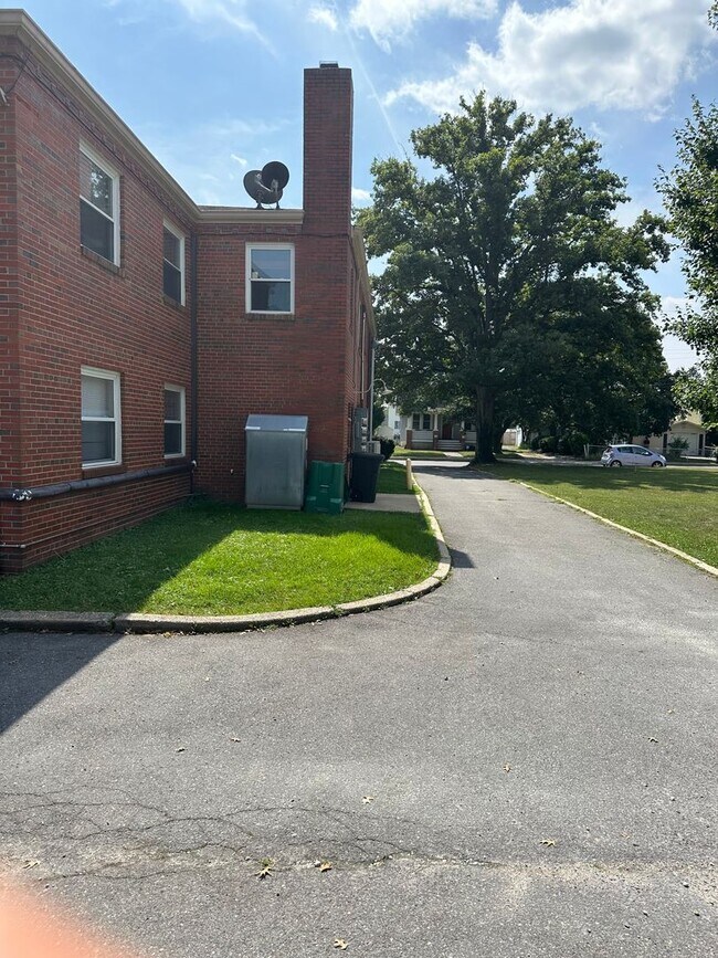 Foto del edificio - 335 Talbot Ave