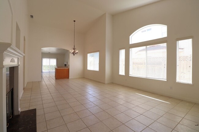 Foto del edificio - **Single-Story Home in The Classics at Bradley Square – 4 Bedrooms, 3 Baths**