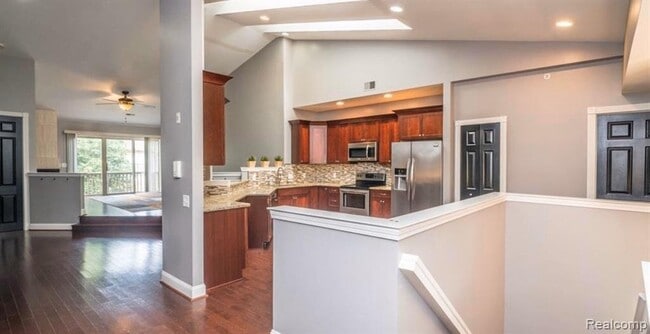 Building Photo - 41475 Copper Creek Dr