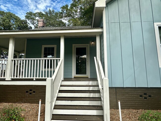 Building Photo - Gorgeous 2 BR 2 BA home in downtown Newnan!