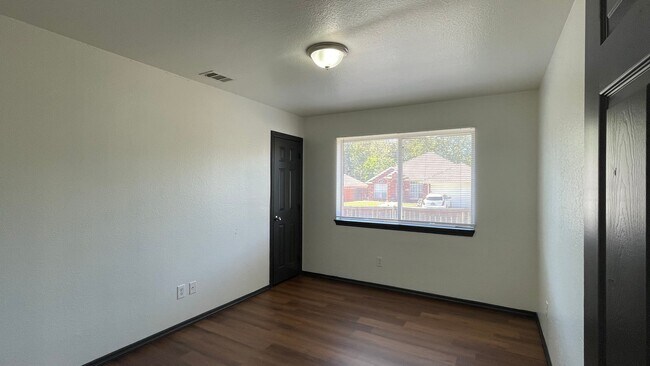 Foto del edificio - 5204 Whiting Way