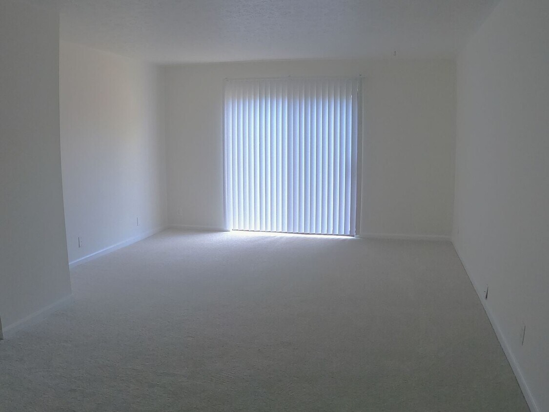 Building Photo - Renovated 2 BR 1.5 BA in Wildwood