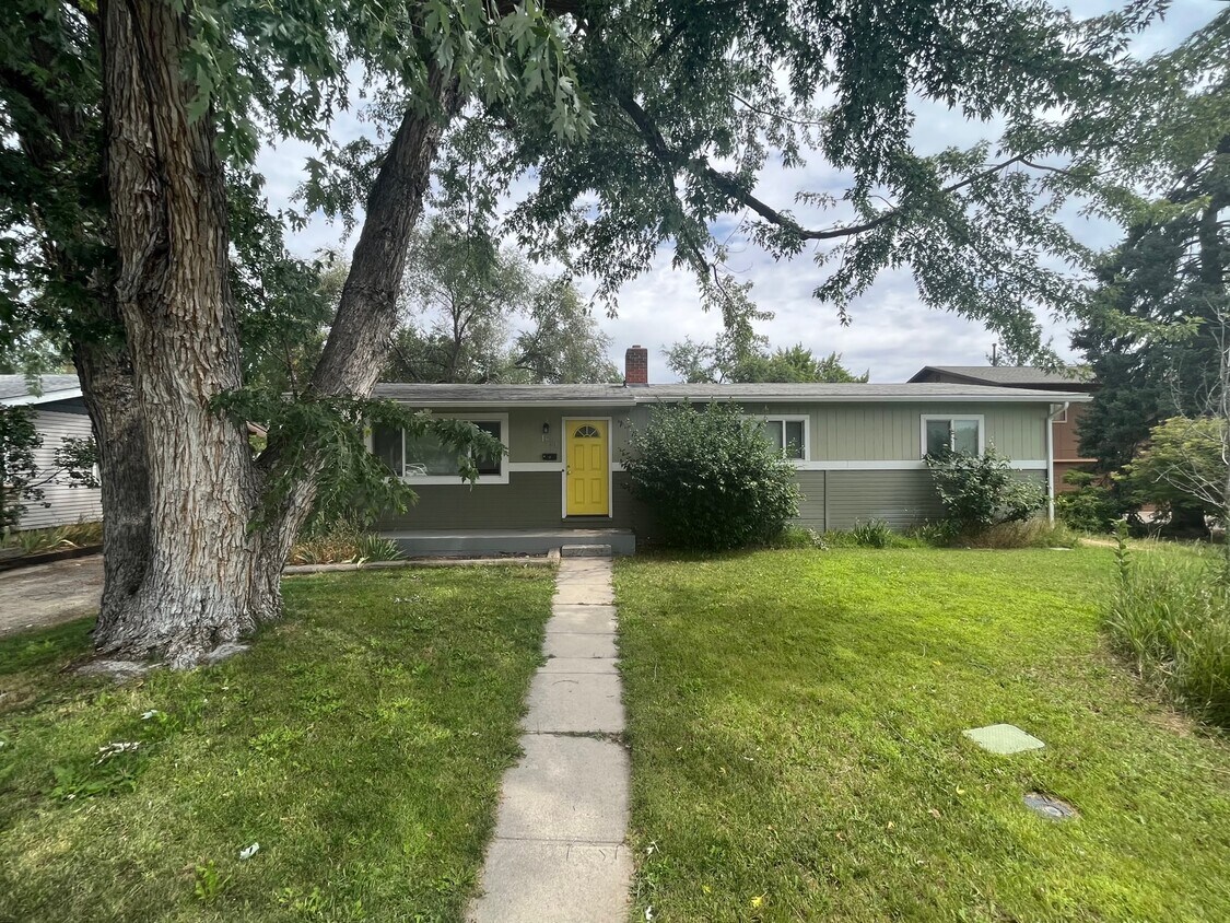 Foto principal - 1826 S Pacific St